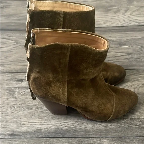 Rag and bone Women's Suede Ankle Boots - khaki color
Used but good condition - Picture 3 of 8